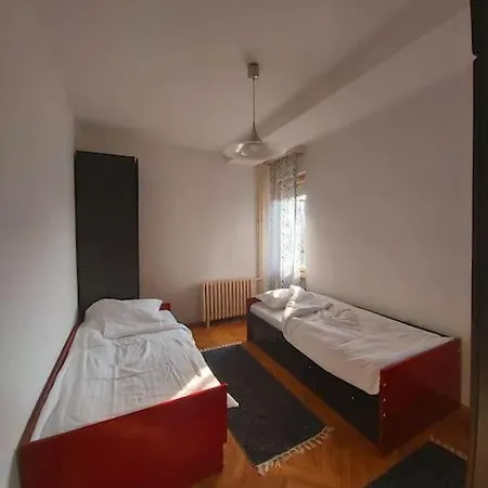 ¤george's Cosy Apartment¤ * スコピエ